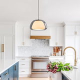 Moderna viseća svjetiljka od mliječnog stakla